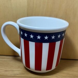 VTG Lenox USA Patriotic Coffee Mug Stars Stripes Flag USA 4” 2001 Retired HTF